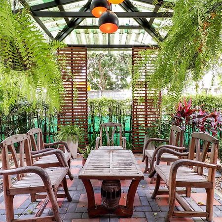 Oyo 412 7 Days Hotel Chiang Mai Exterior photo