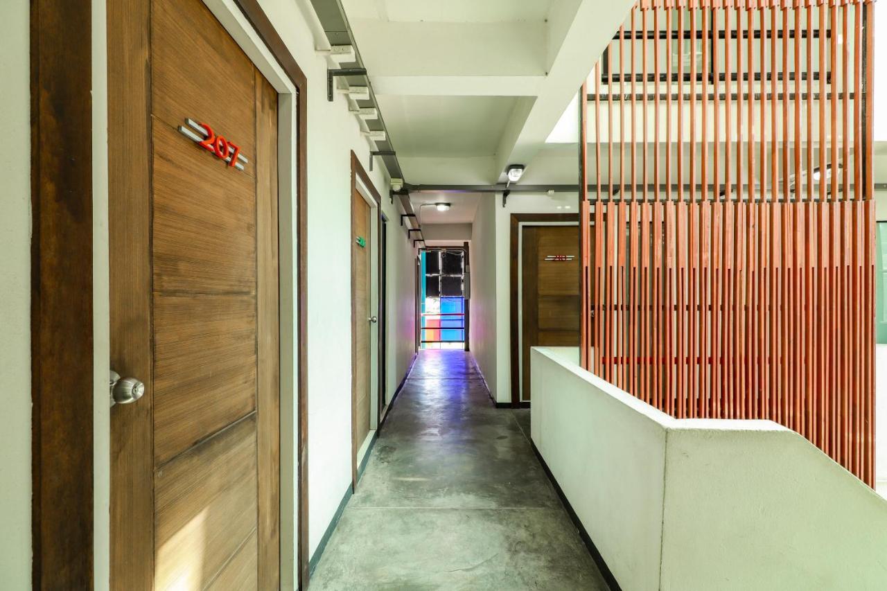 Oyo 412 7 Days Hotel Chiang Mai Exterior photo